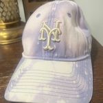 Women’s New Era New York Mets baseball cap in a lavender and white tie Photo 0