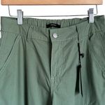 Forever 21 NWT Zipper-Pocket Cargo Pants in Olive Green - Size M Photo 5