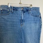 Madewell  Medium Wash Denim Mom Jean EUC Sz 33 High Rise Crop Tapered Leg Photo 1