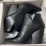 Qupid  SLAY-70 BLACK PU booties Photo 5