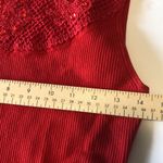 Peter Nygard Beaded eyelet crochet flower lace tank top slight scoop neck Photo 4