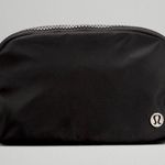 Lululemon Everywhere Belt Bag Photo 0