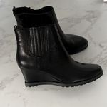 Ellen Tracy  Leather Wedge Booties EUC Photo 3
