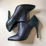 Pour La Victoire  Green and Black Heels Size 8 Photo 0