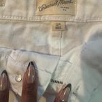 Universal Threads Boyfriend Shorts. White Jean Shorts Classic Style Photo 2