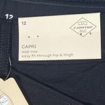 st. john's bay Capri Pants Womens 12 Black Easy Fit Through Hip & Thigh NEW Photo 3