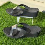 Crocs Sanrah Hammered Metallic Disc Wedge Sandals Size 9 Photo 1