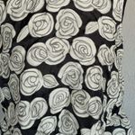 Who What Wear Women's Blouse Sz Medium Sleeveless Semi Sheer Rosebud Brocade Photo 4