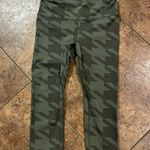 Alo Yoga  Houndstooth Capri Leggings Photo 2