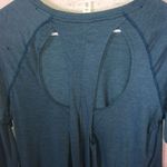 Under Armour  blue workout top designed back long sleeve active wear size XL​​​ Photo 5