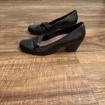 Clarks Leather Comfort Dress Pumps Heels Black Knot Detail Size 9.5 Photo 2