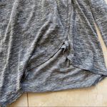 Entro NWT $40 Heather Gray Split Hem Hoodie Sz L Photo 2