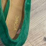 Vionic  Green Suede Josie Kitten Heel Pump - size 8.5 Photo 5