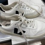 VEJA s Sneakers Photo 5