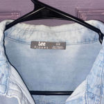 Lee  Riders Light Wash Chambray Denim Button-Down Shirt M Casual Soft VintageVibe Photo 2