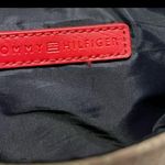 Tommy Hilfiger monogram crossbody bag Photo 3