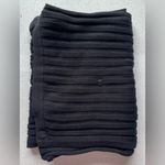 Lululemon Women’s Rejuvenate Wrap Scarf Snap Black Ribbed Striped Size O/S Photo 4