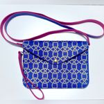 Top It Off Cable Knots
Crossbody Wristlet
Clutch Combination Bag
Royal Blue Gold Photo 0