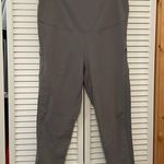 Old Navy  active maternity XXL leggings Photo 0