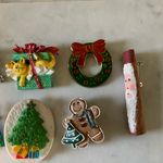 Festive Holiday Brooch Set Red Photo 4