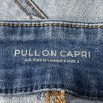 Chico's Chico’s SZ 2 (12) Pull-On Capris Jeans Hi-Rise Tiered Frayed Hems Stretch Blue Photo 6