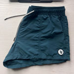 Vuori  Shorts Women’s Small Photo 0