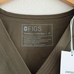 FIGS Women's Catarina One Pocket Scrub Top in Spruce, Size Medium Photo 7