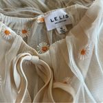 Le lis Floral White Sheer Milkmaid Women's Top Photo 3
