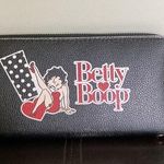 Betty Boop Zip-Around Wallet Photo 2