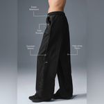 Alo Yoga  Afterglow Wide Leg Track Pant 32" Size small Photo 2