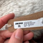 SKIMS Ultra fine mesh STRAPLESS BRA in Mahogany 44H NWT Photo 9