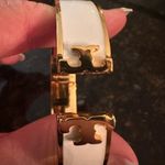 Tory Burch NWT KIRA ENAMEL 10MM BRACELET; Gold and New Ivory Photo 8