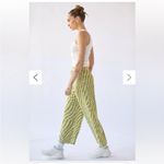 Urban Outfitters  Olympia Green & White Houndstooth Wide-Leg Pants size small Photo 3