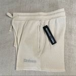 DC Shoes Women’s Old School Shorts White Size M Photo 4