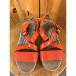 Lands' End  Women's Size 7B Orange Terrain Sandals Leather Photo 6