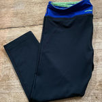 Under Armour  Heat Gear Women’s Sz‎ S Fitted Black/Royal Blue Capri Leggings Photo 0
