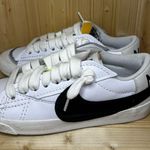 Nike Jumbo Blazer Low '77 Photo 0