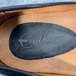 Earthies Vanya Women's Black Leather Slip Ons Size 9B Casual Flats Photo 6