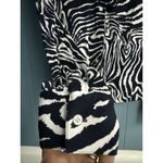 Ellen Tracy Vtg Company x Women’s 12 Black White Zebra Print Button Down Top Photo 3