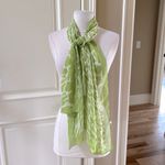 Retro 70s Look Scarf Fashion Green Print Flowy Photo 3
