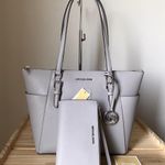 Michael Kors Set Photo 0