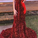 Scarlett Portia and  Gold Gown Photo 0