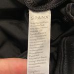 Spanx  Leggings size M excellent condition please see pictures inseam 27” Photo 10