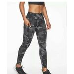 Athleta NWOT  Camo Contender 7/8 Legging Sz Xs Photo 4