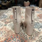 Forever 21 White boots  Photo 2
