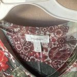 Dress Barn FINAL MARKDOWN  Women's Floral V-Neck Blouse - medium Photo 1