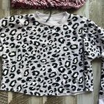 Divided Bundle animal print sweatshirts Photo 2