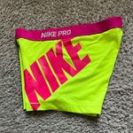 Nike  Pro Photo 1