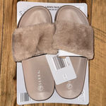 Serra Cream slides Photo 0