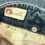 BKE  Buckle Women's Wendi Jeans Capris Cropped Distressed Denim Medium Size 29 Photo 2